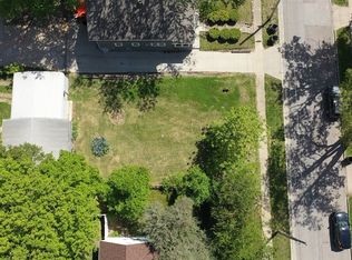 909 24th St, Des Moines, IA 50312