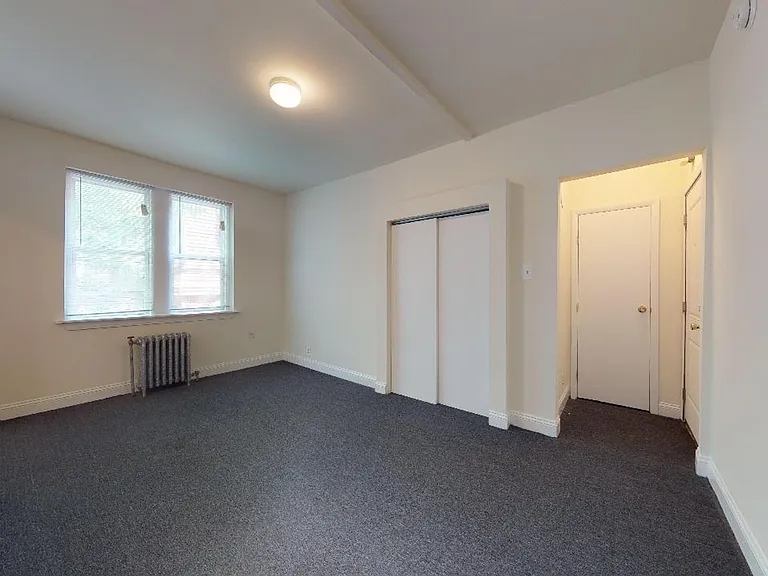Royal Chester Apartments — Photo 3
