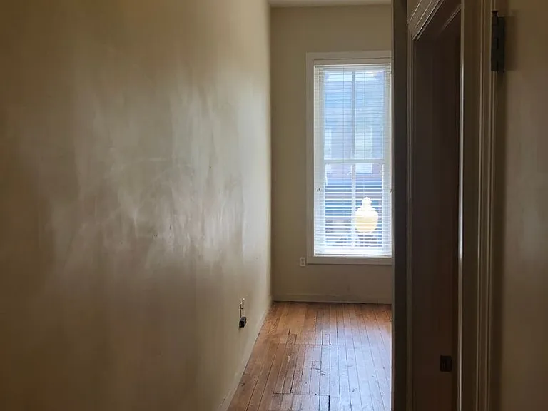 126-128 W Washington St #130 — Photo 9