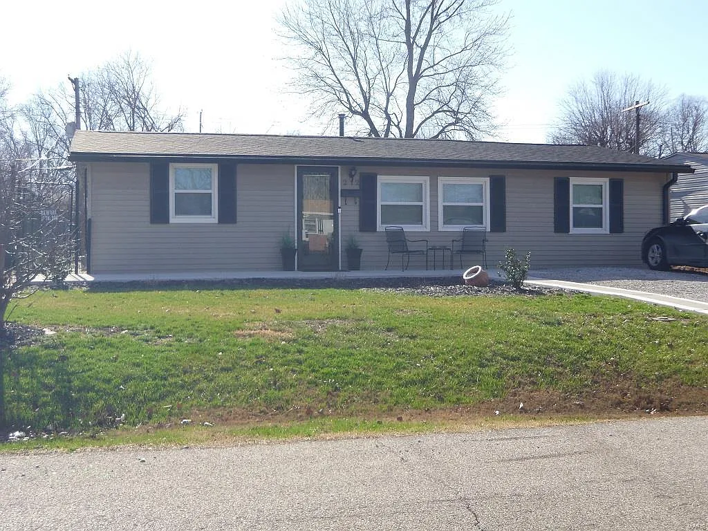 212 Saint John Dr photo 1
