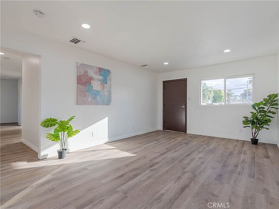 4th image of 16091 Sigman St