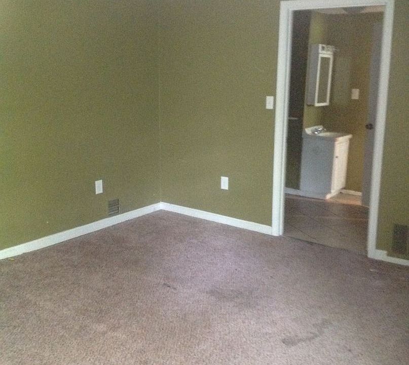 2nd image of 2414 Brighton Dr