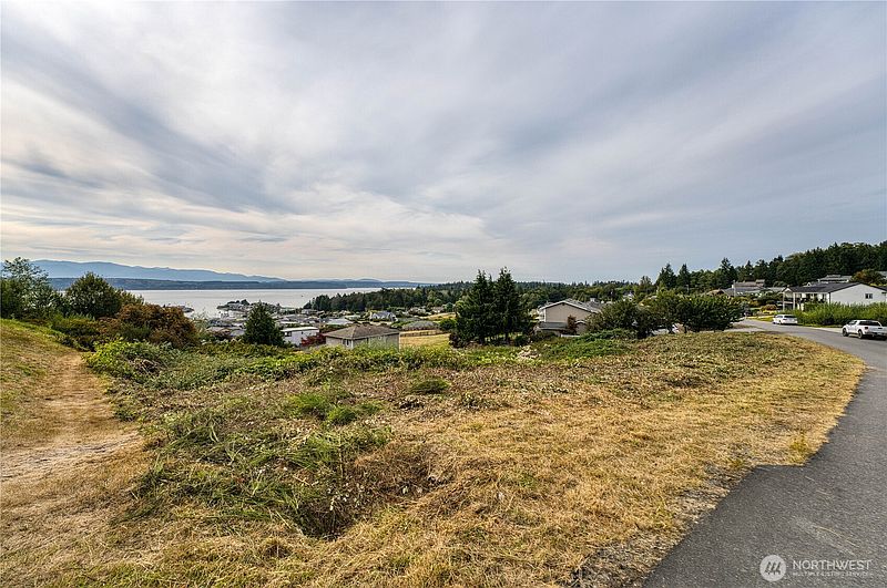 2nd image of 38063 Fawn Road NE