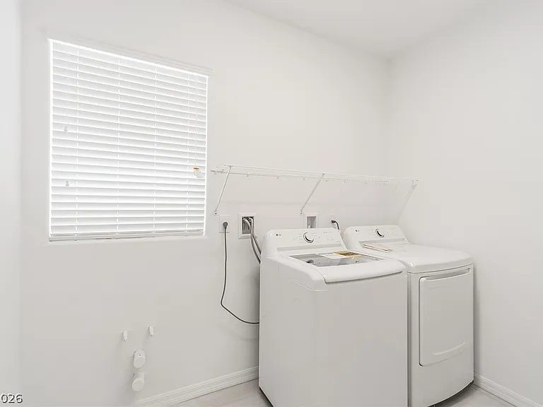 5740 Yellow House St — Photo 10