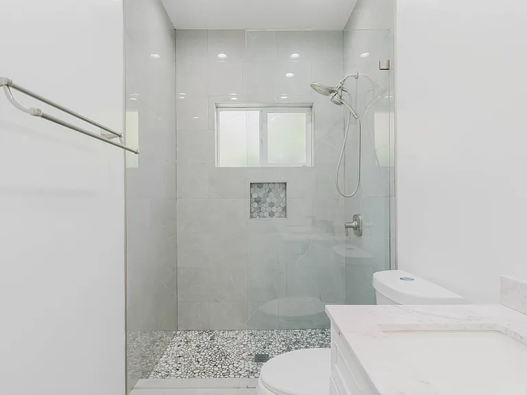 17908 Califa St — Photo 32