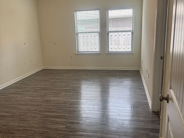 316 Merlin Ct — Photo 30