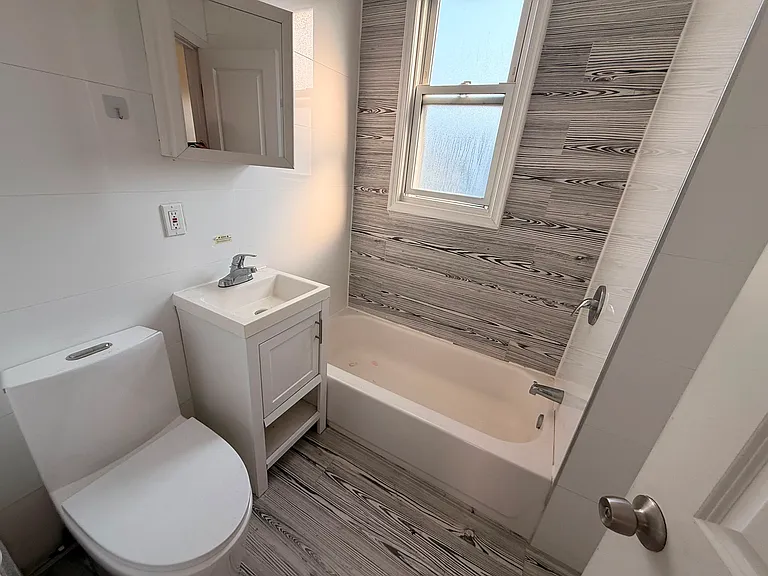 201 Olean Ave #2E — Photo 6