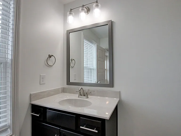 702 Ellie Nat Dr — Photo 31