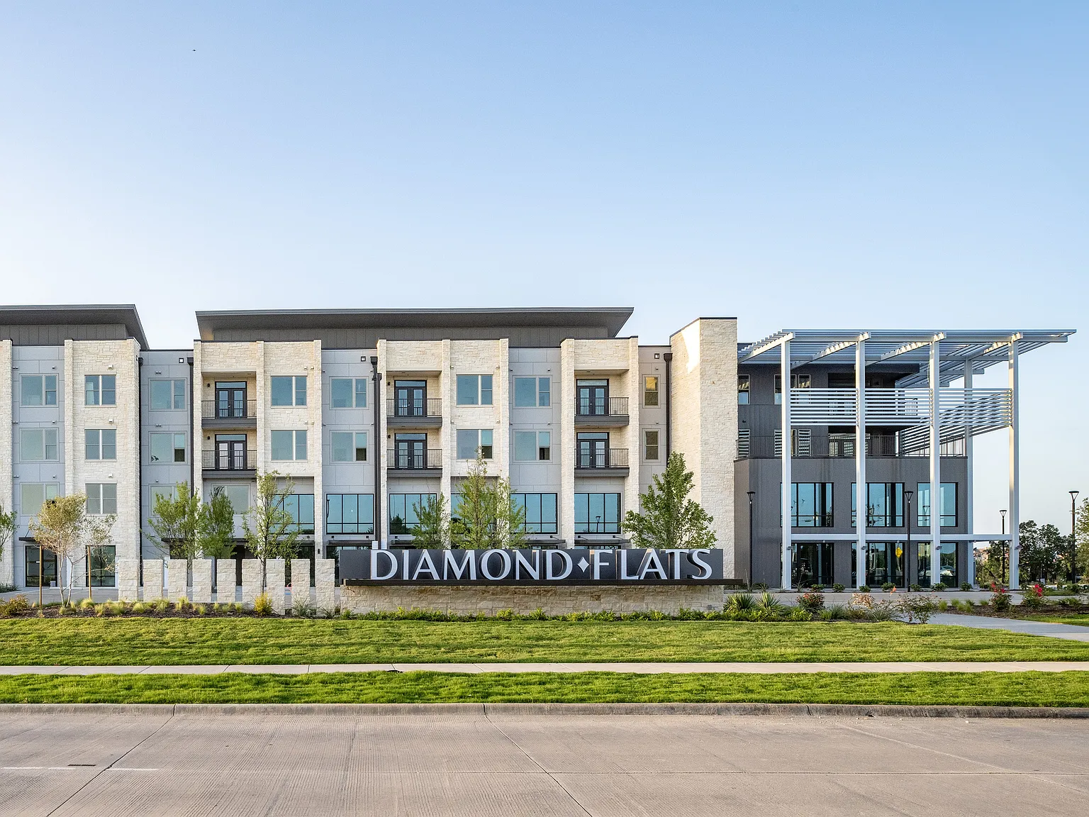 Diamond Flats — Photo 1