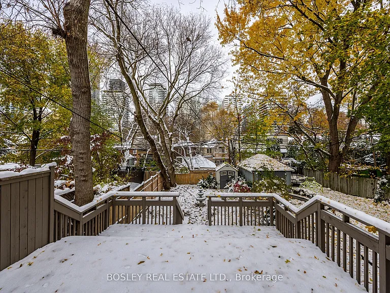 88 Manor Rd E — Photo 16