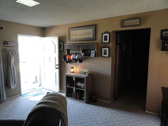 4th image of 1116 Hall Ct