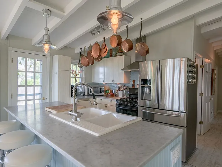 37 E Shore Dr — Photo 6