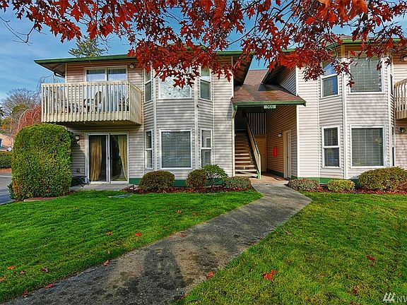 2nd image of 301 9th St APT 1