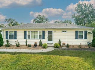 120 Lock Dr, Ballwin, MO 63011