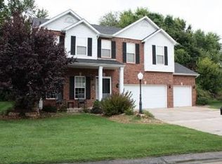 111 Forest Grove Dr, Glen Carbon, IL 62034