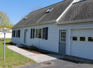 7 West Dr, Castleton, NY 12033