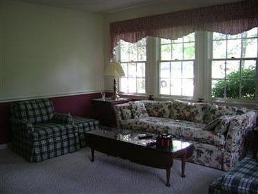 3rd image of 96 Hickory Hollow Dr