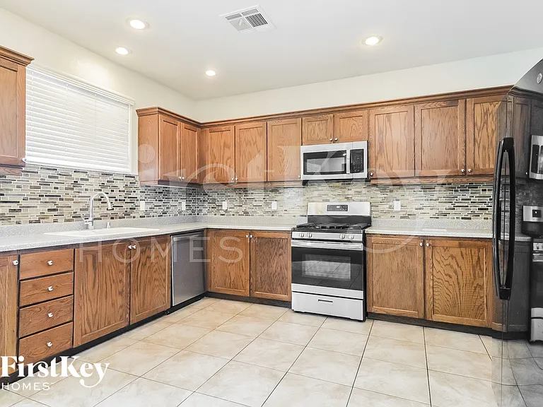 9742 Marcelline Ave — Photo 7