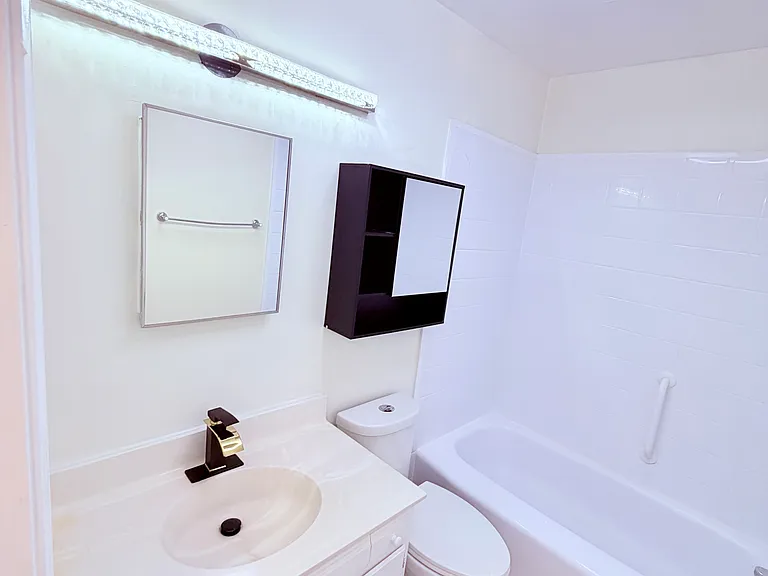 20313 Beaconfield Ter #B2 — Photo 40