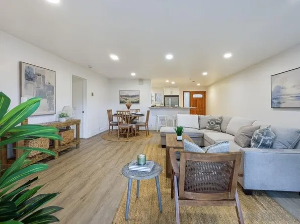 8860 Villa La Jolla Dr Unit 217, La Jolla, CA 92037