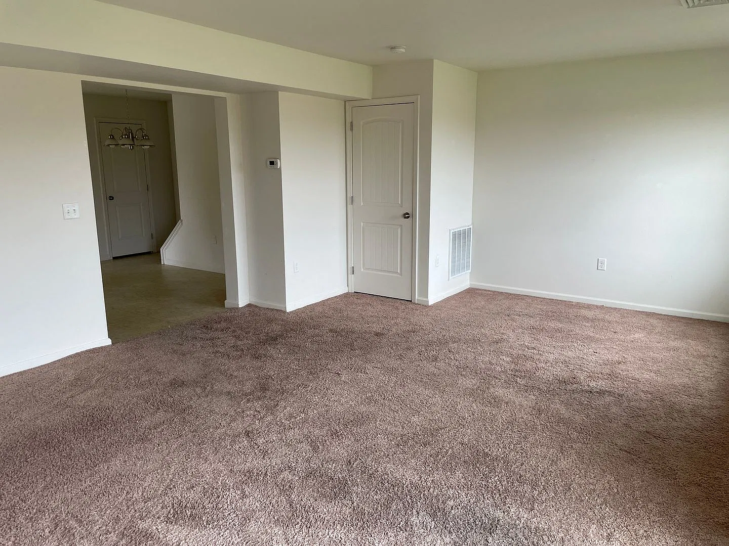 3 Bed 3 Bath End Unit Townhouse in Marietta — Photo 3