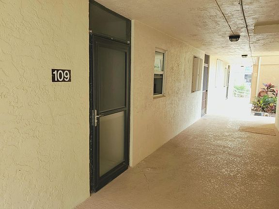 5th image of 740 E Ocean Avenue #109