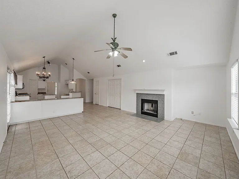 4728 Grant Park Ave — Photo 16