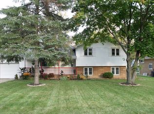 5833 Decker Rd, North Olmsted, OH 44070