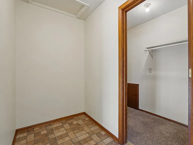 613 Park Ave — Photo 9