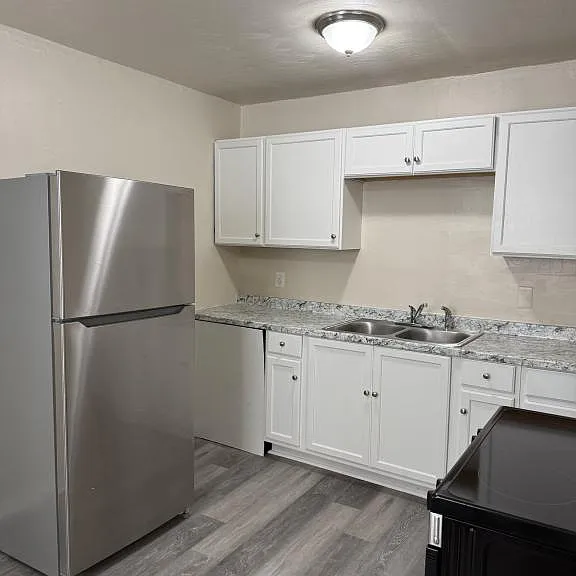 1200 Rugby St #7 — Photo 2