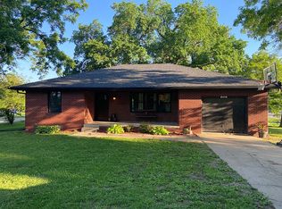 2423 SE 29th St, Topeka, KS 66605