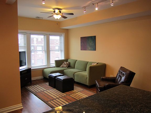 2nd image of 1465 W Winnemac Ave APT 3