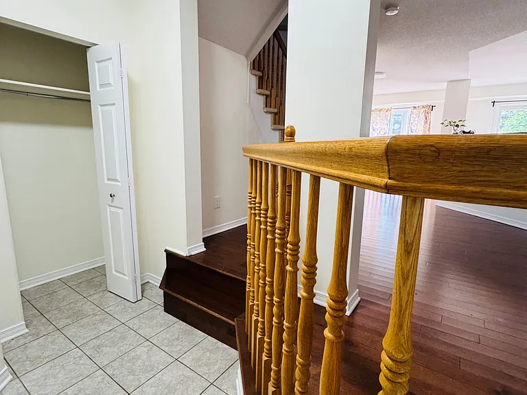1069 Marconi Ave — Photo 5