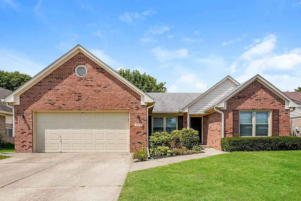3 bed, 2.0 bath, 1749 sqft, $2,030 — Photo 1