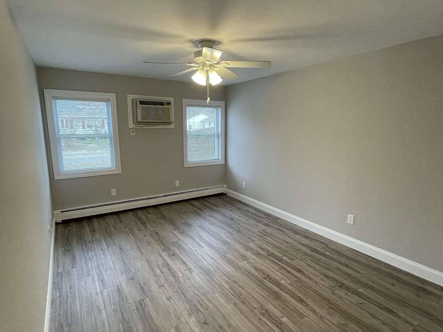 Cedar Pines Apartments - 09 — Photo 4