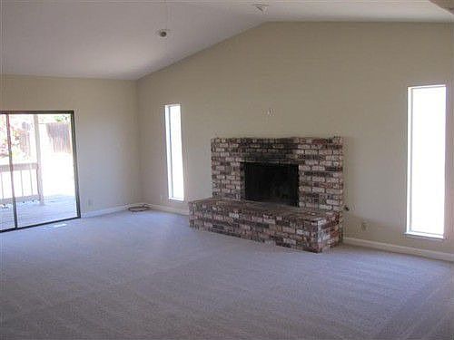 3rd image of 1204 Beach Ct