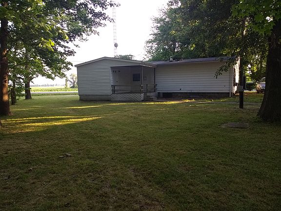 Covered deck in back