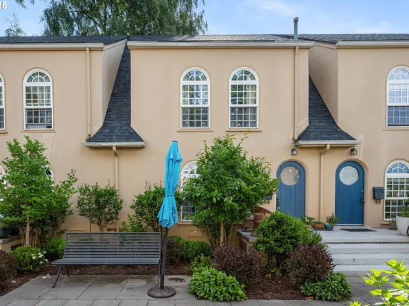 909 NE Brazee St APT 16, Portland, OR 97212