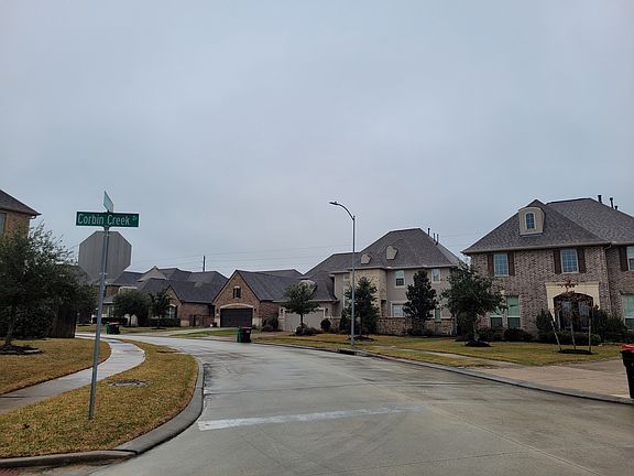 4th image of 16719 Glenwood Dr