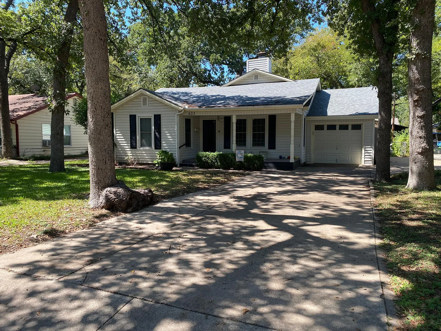 623 Club Oak Dr — Photo 3