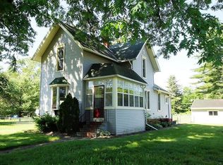 304 S Main St, Munith, MI 49259