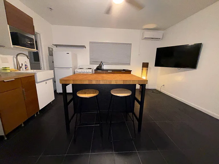 1004 W Las Olas Blvd #2 — Photo 3