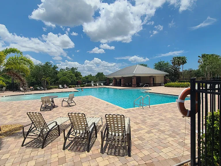 4718 Chatterton Way — Photo 2