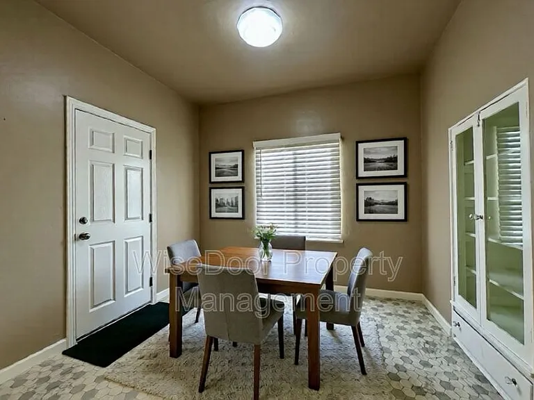 1030 Leonard Ave #6 — Photo 11