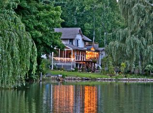 11 Echo Lake Dr, Fairview, NC 28730