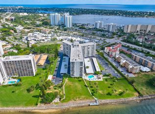 336 Golfview Rd APT 1104, North Palm Beach, FL 33408