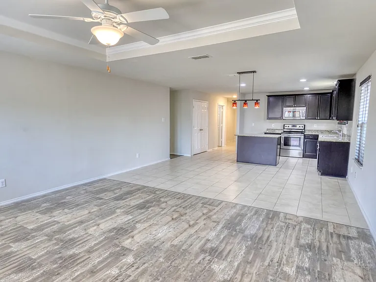 433 Magma Dr — Photo 4