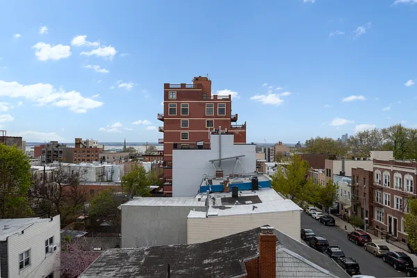Sold by Compass | media 7