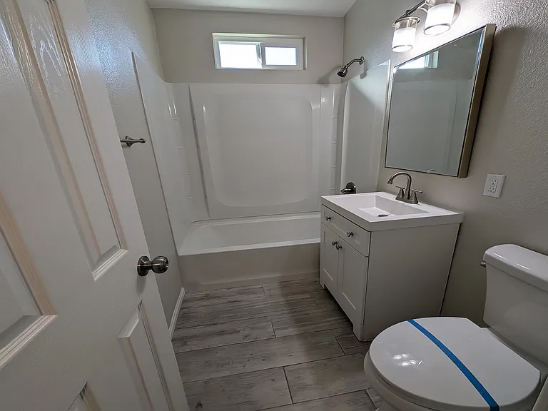 1444 W Grand Ave — Photo 7