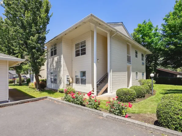 1238 NE Palmblad Dr, Gresham, OR 97030